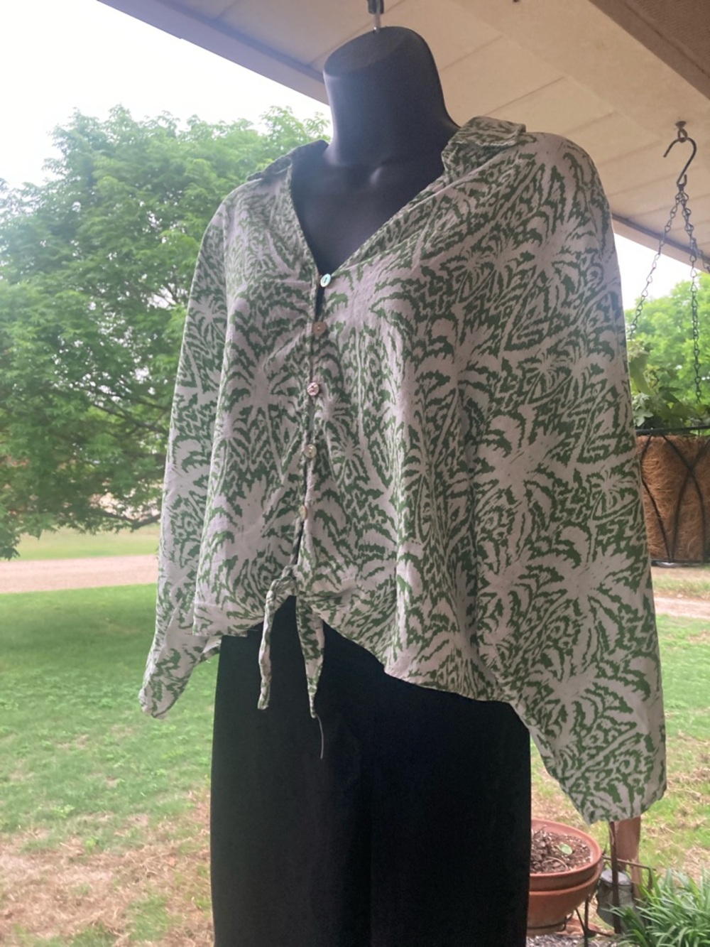 Panama Jack Green and White Printed Tie-Front Button-Down Top - Picture 4 of 7